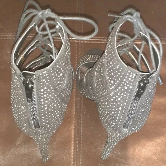 SOLDSteve Madden Black Gold Stud Lace Up Stilettos - Picture 3 of 3